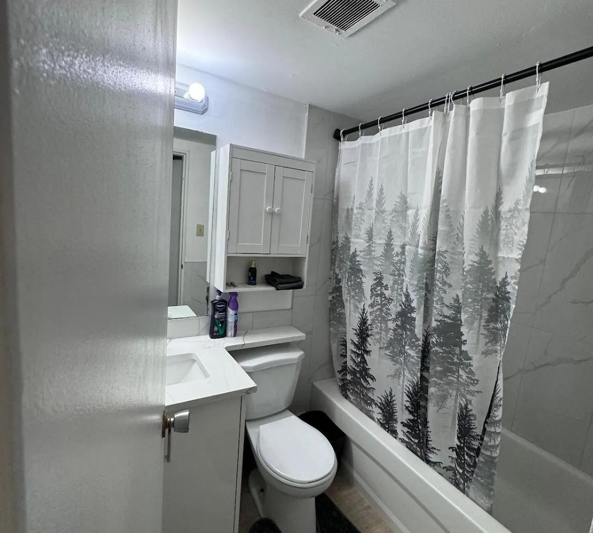 Stay With Us 17Th Ave Calgary, Free Banff Pass 0*, Calgary