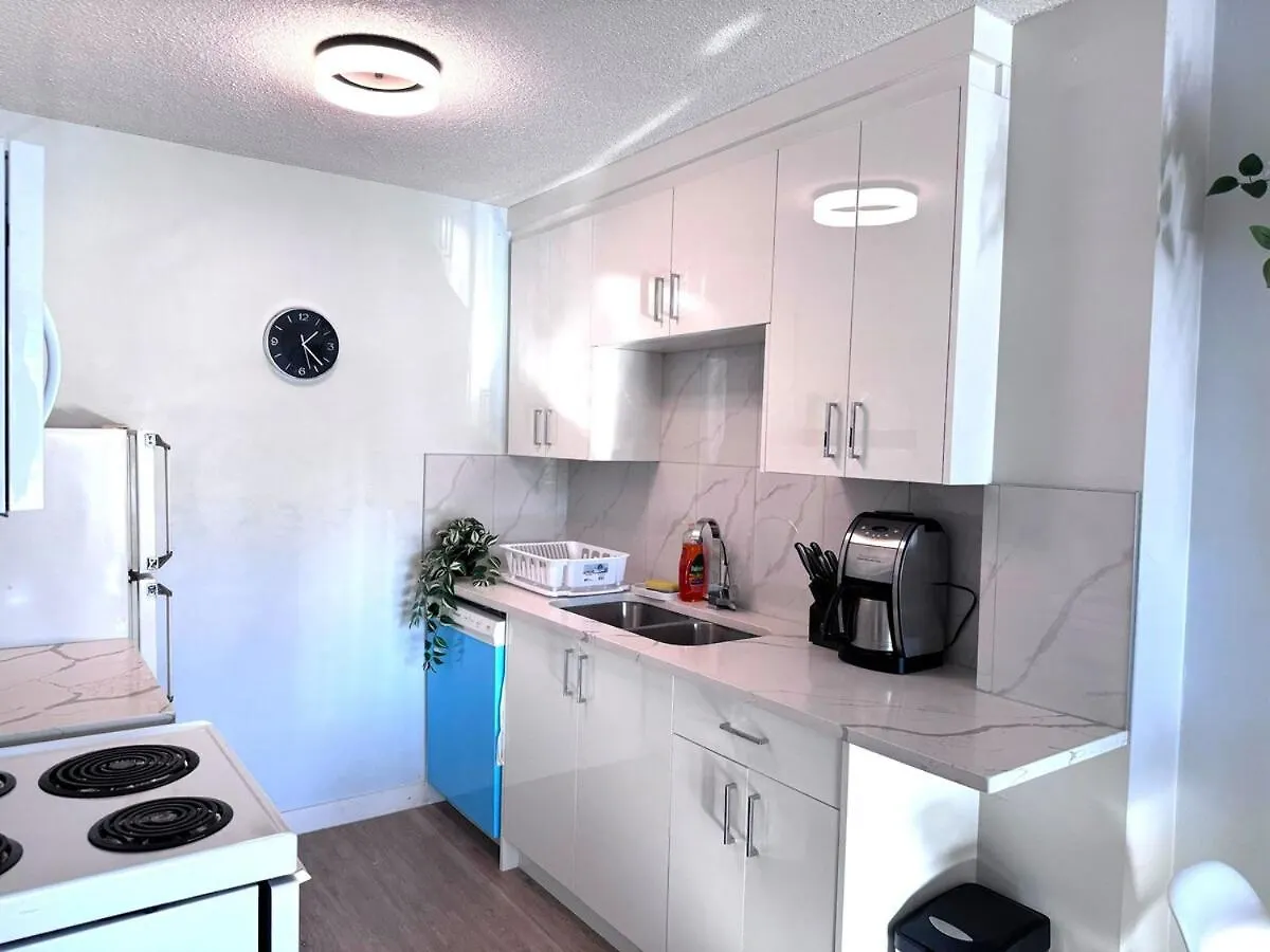 Stay With Us 17Th Ave Calgary, Free Banff Pass Apartment