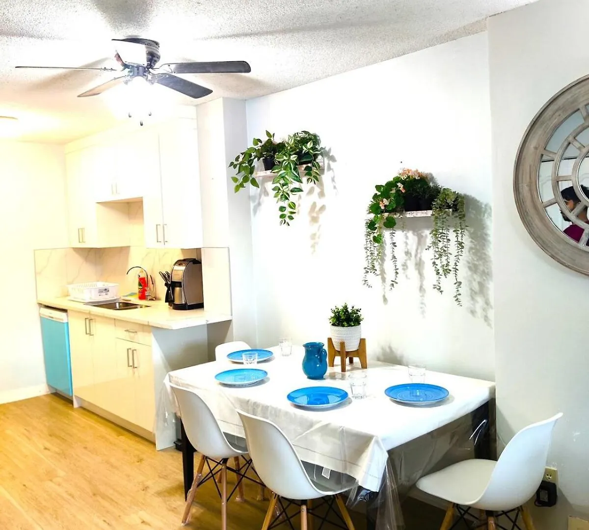 Stay With Us 17Th Ave Calgary, Free Banff Pass Apartment Calgary