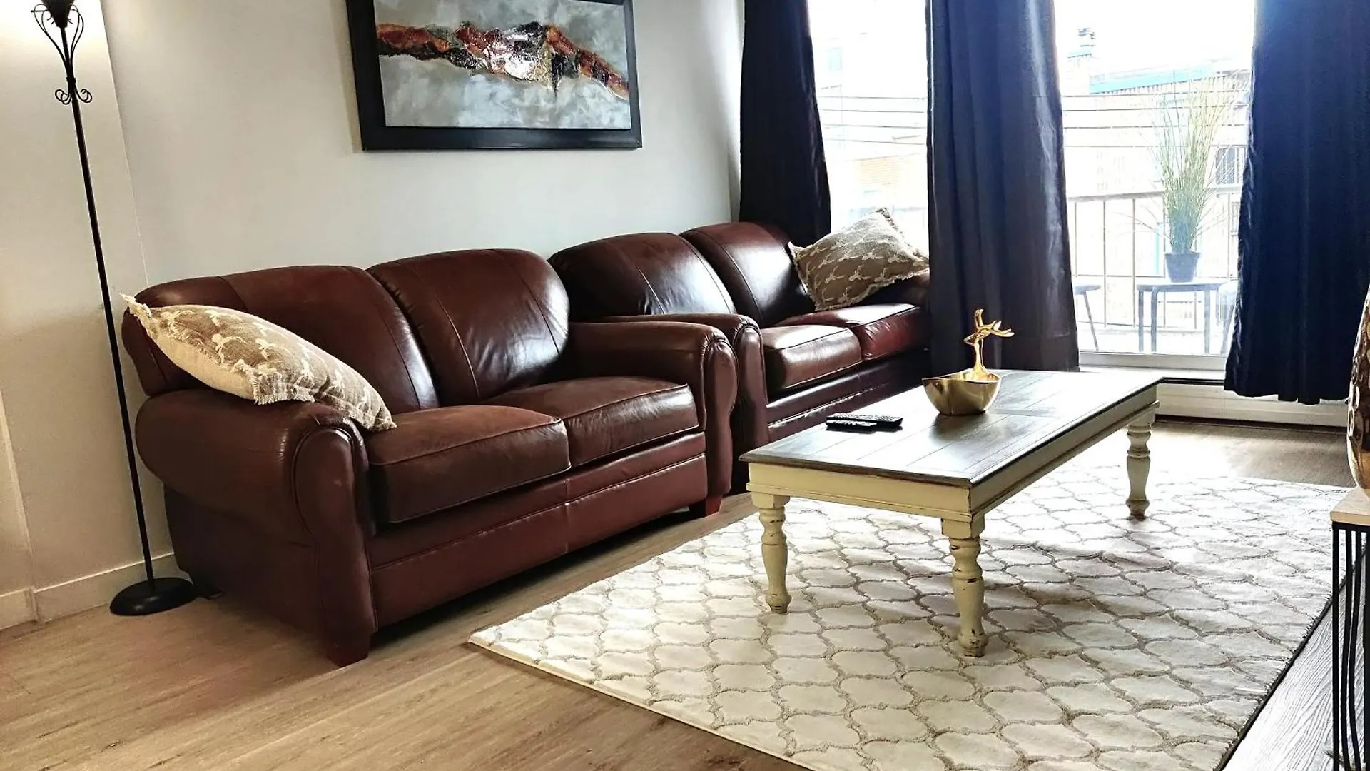 Apartment Stay With Us 17Th Ave Calgary, Free Banff Pass Canada