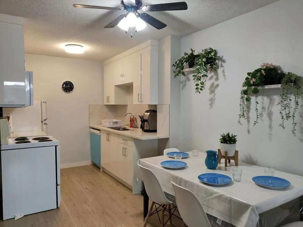 Апартаменты Stay With Us 17Th Ave Calgary, Free Banff Pass Канада
