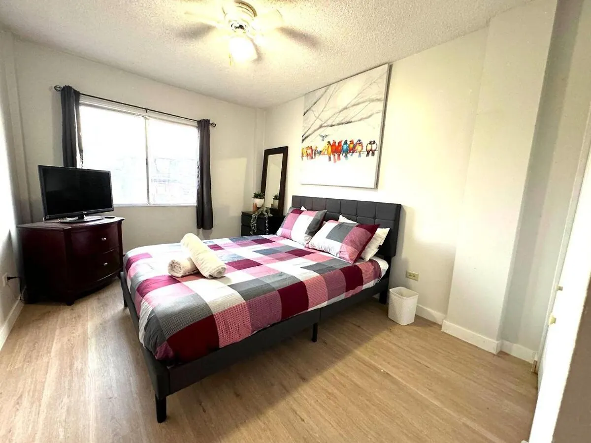 Stay With Us 17Th Ave Calgary, Free Banff Pass Апартаменты
