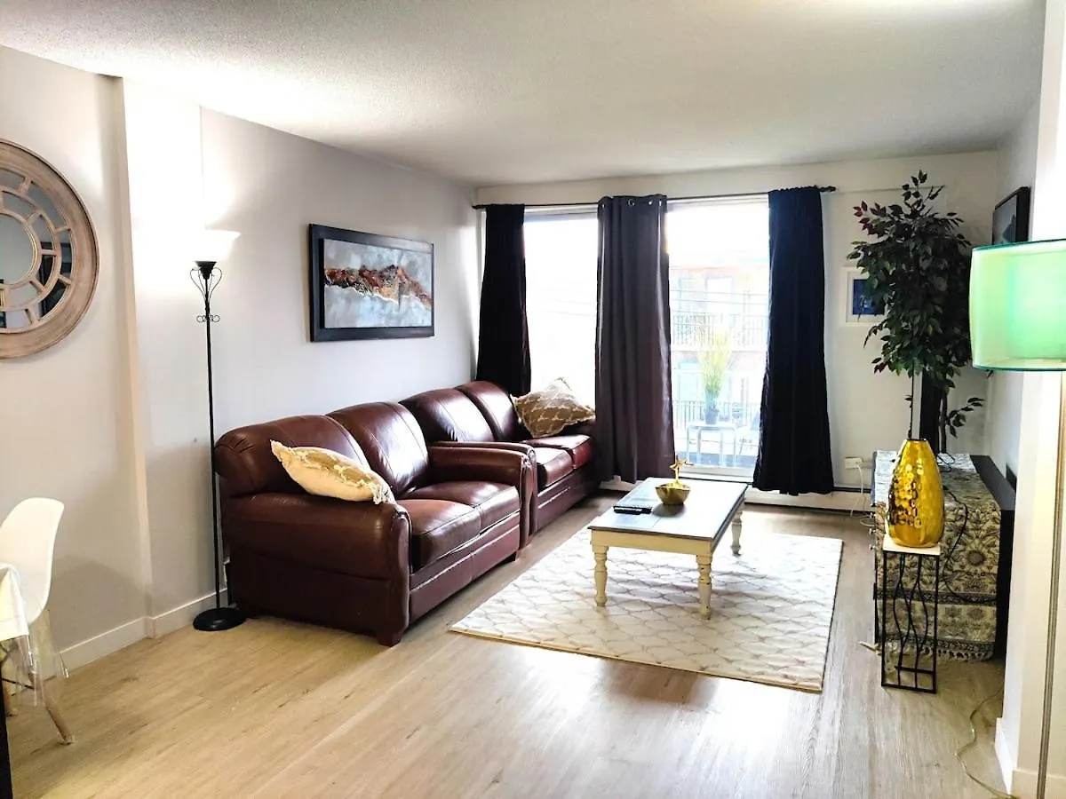 Stay With Us 17Th Ave Calgary, Free Banff Pass Канада